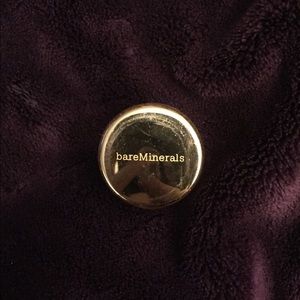 Satin caramel bareMinerals eyeshadow